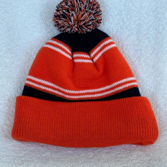 New York Islander Hockey Club Beanie - Picture 4 of 5